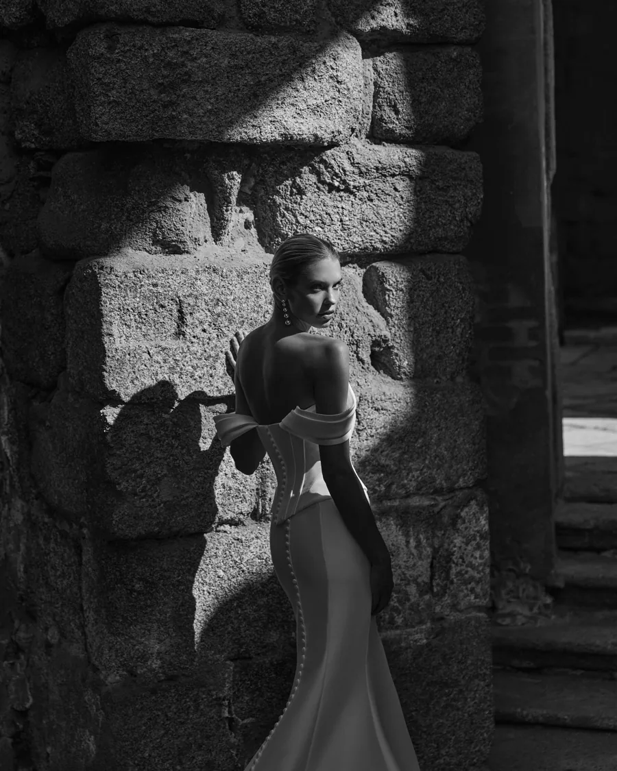 Robe de mariée Pravia, Adriana Alier, silhouette fourreau