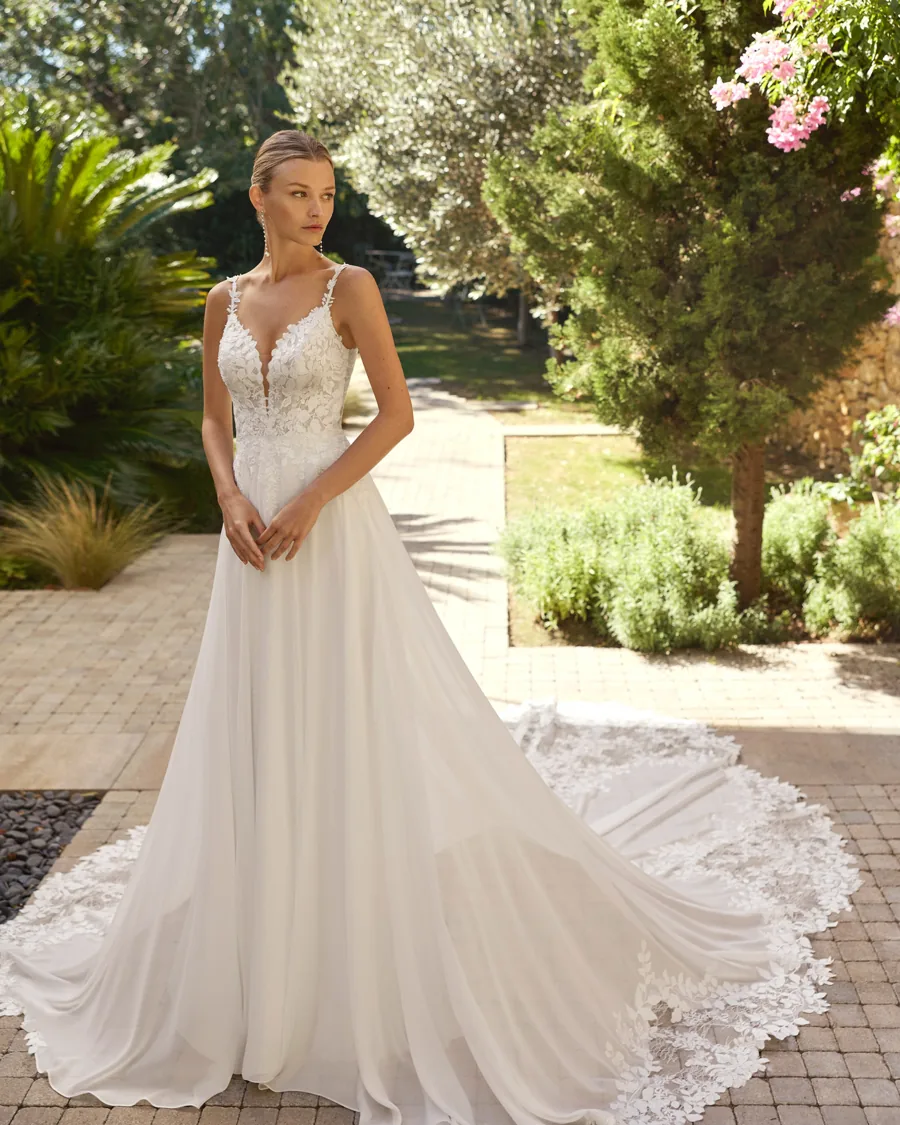 Robe de mariée Marlen, Alma Novia, silhouette fluide