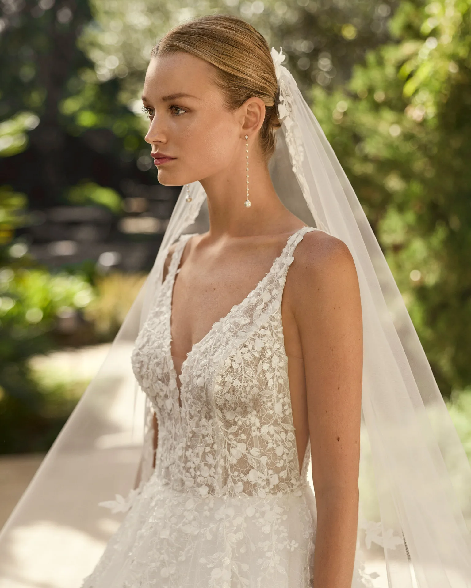 Robe de mariée Mika, Alma Novia, silhouette fluide