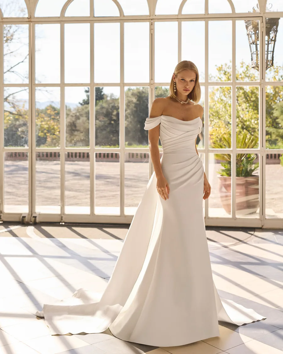 Robe de mariée Fara, Luna Novias, silhouette fourreau