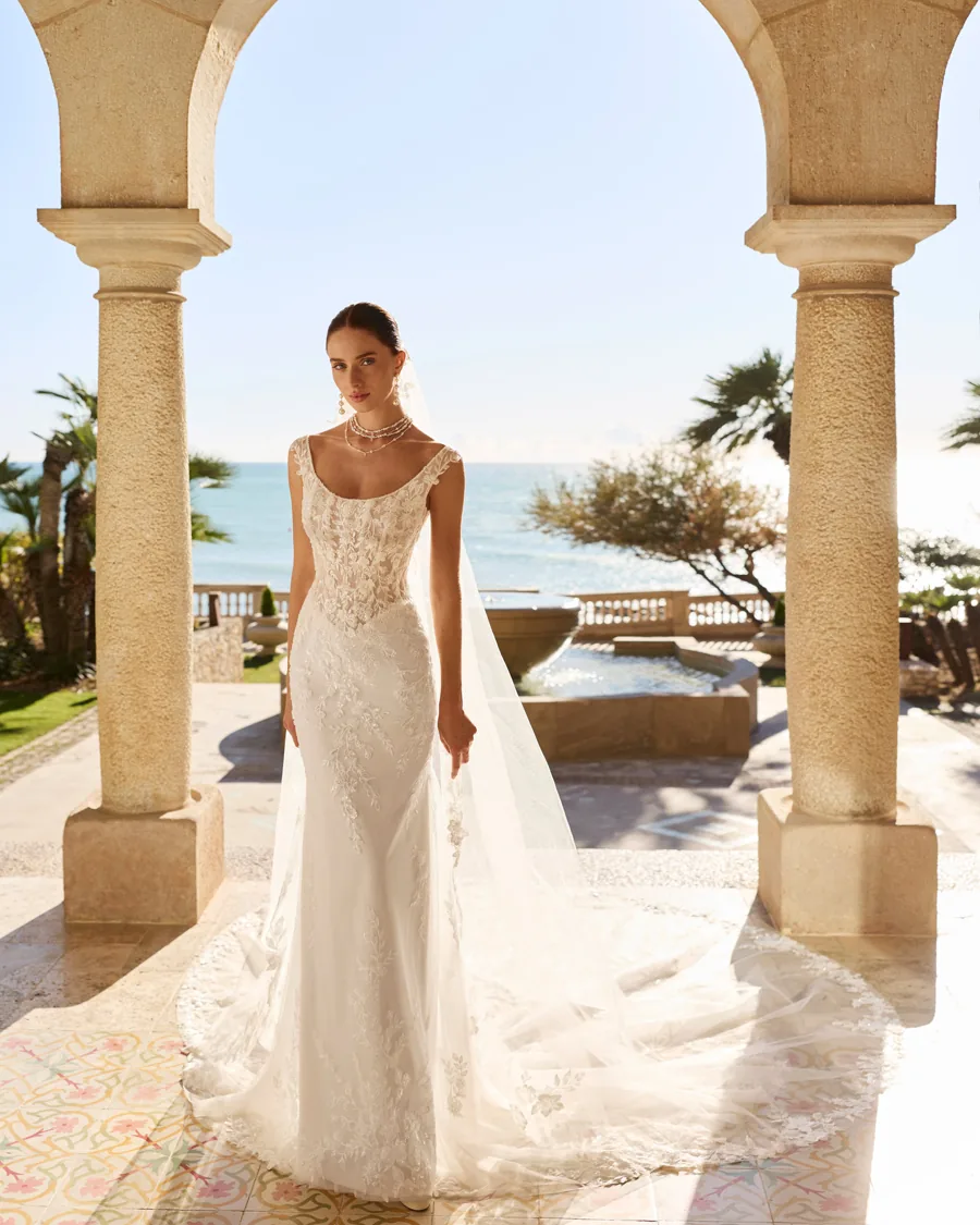 Robe de mariée Fenix, Luna Novias, silhouette fourreau