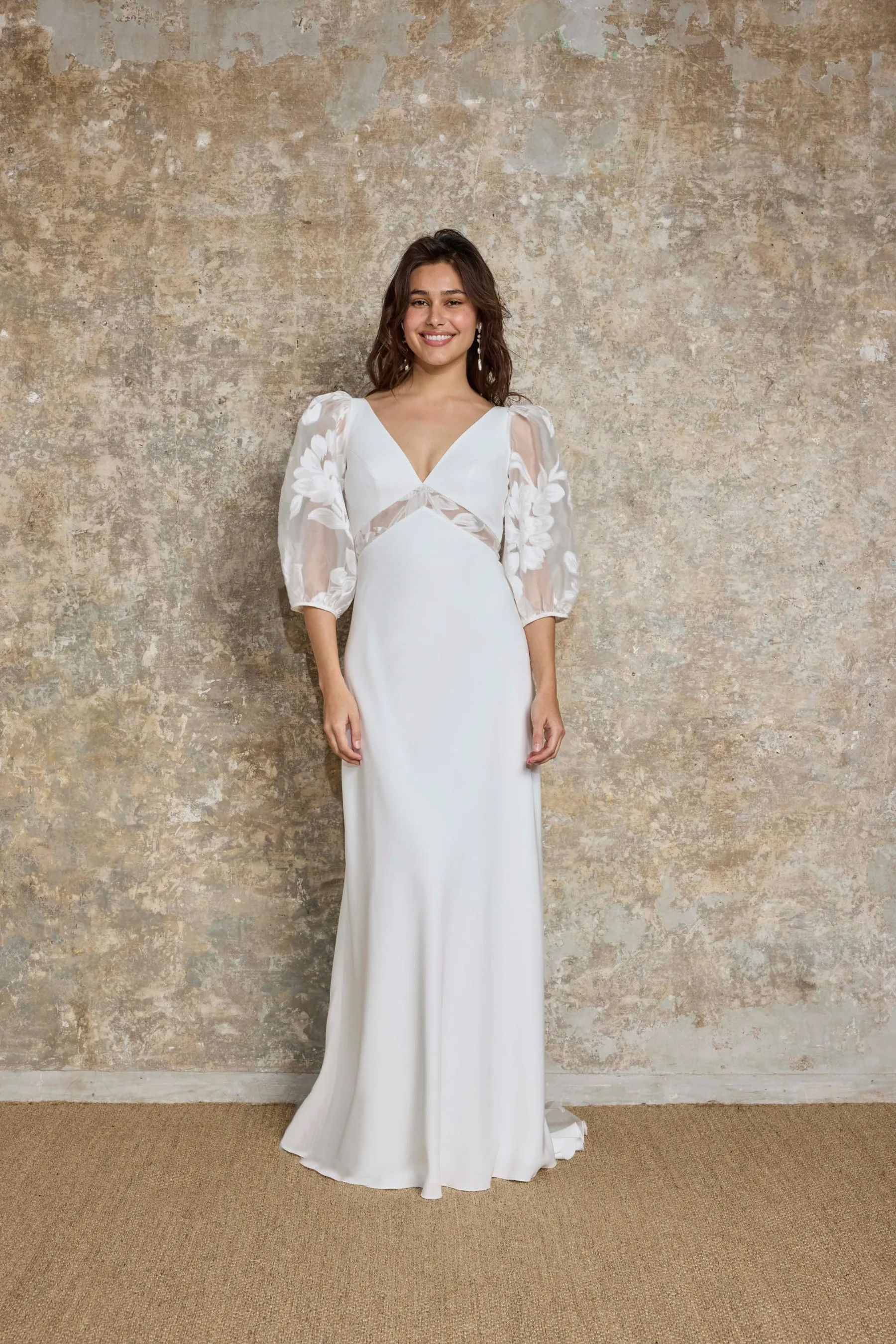 Robe de mariée Neoma, Lambert Créations, silhouette droite