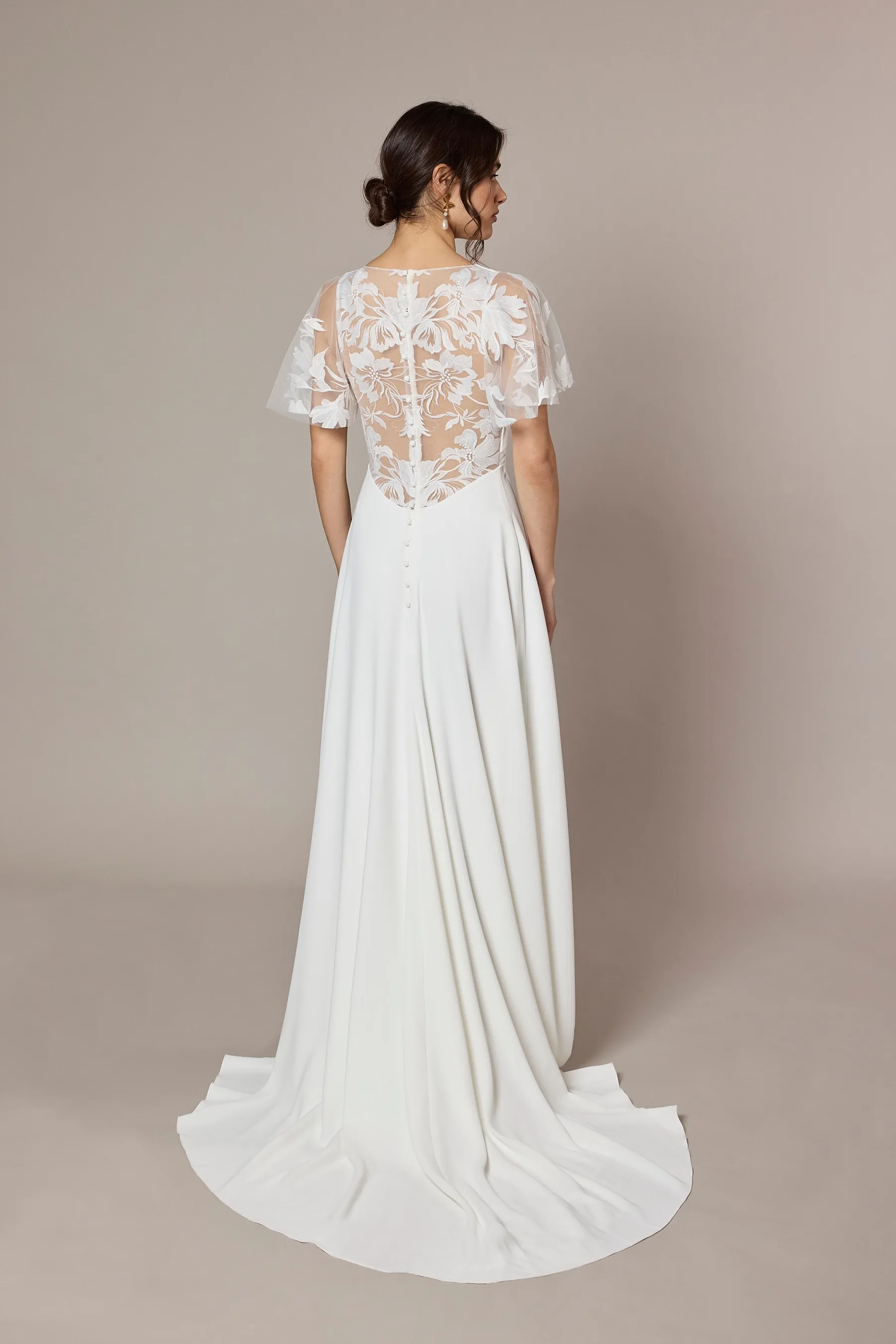 Robe de mariée Néréide, Lambert Créations, silhouette fluide