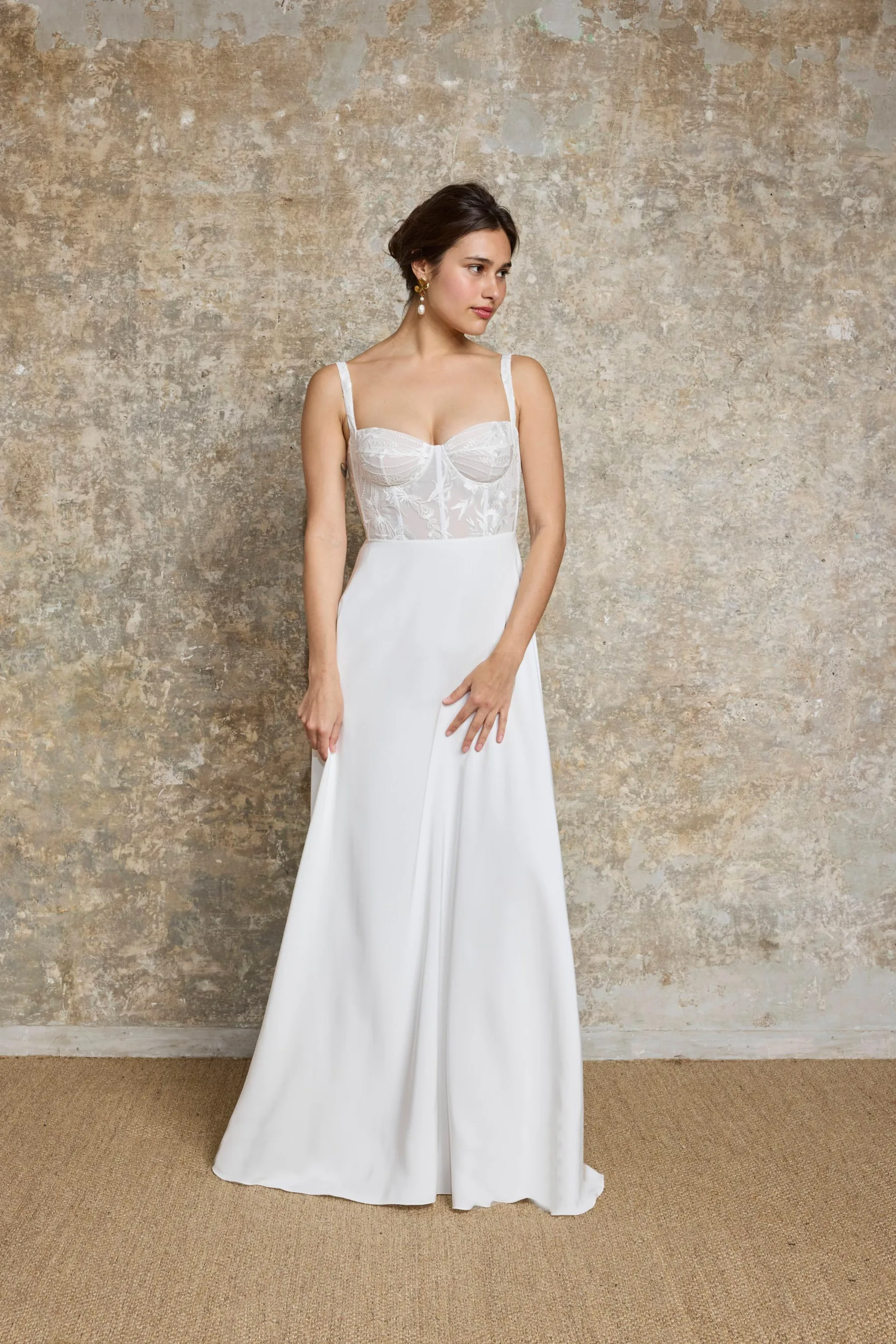Robe de mariée Phoebe, Lambert Créations, silhouette fluide