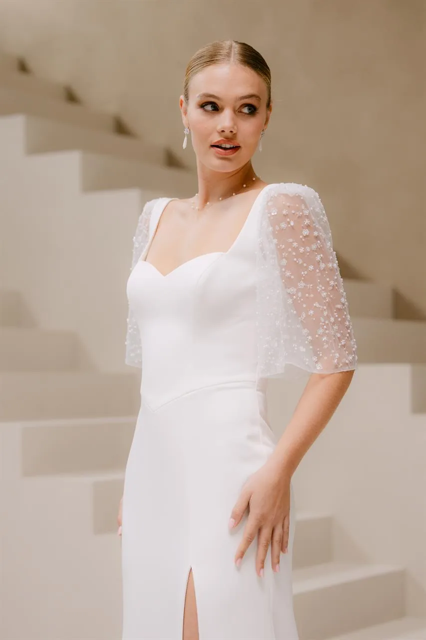 Robe de mariée Florencia, avec manches, Marylise, silhouette fourreau