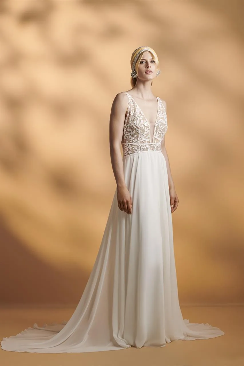 Robe de mariée Mae, Rembo Atelier, silhouette fluide